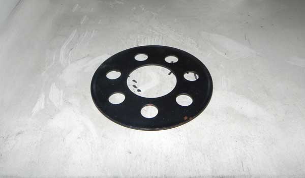 所述伺服驱动壳体内部一侧的两端均开设有转槽