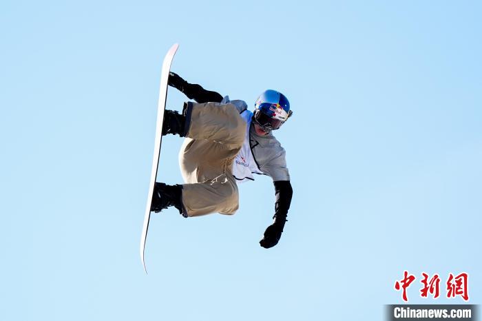 杨文龙、苏翊鸣晋级北京站滑雪大跳台世界杯决