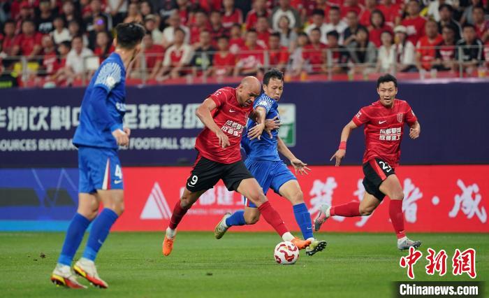 国安逆转海港三连胜 蓉城登顶积分榜