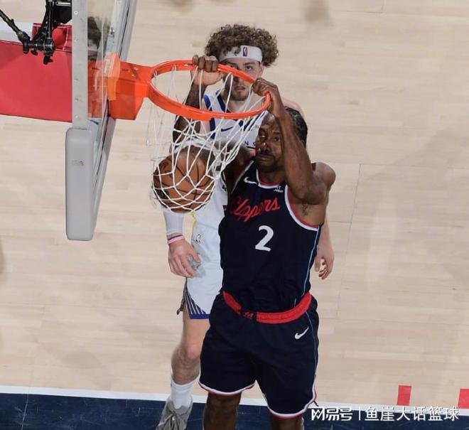 勇士逆转快船霍福德爆发助队晋级季后赛