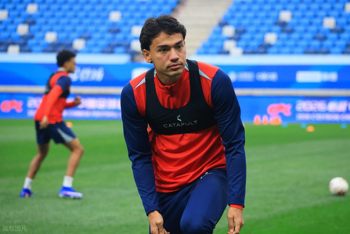 河南队双外援缺席客场作战顽强拼搏憾负大连