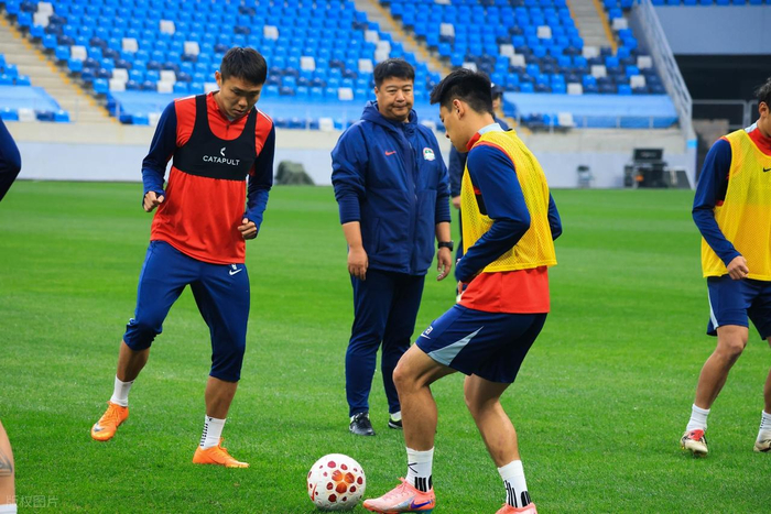 河南队双外援缺席客场作战顽强拼搏憾负大连