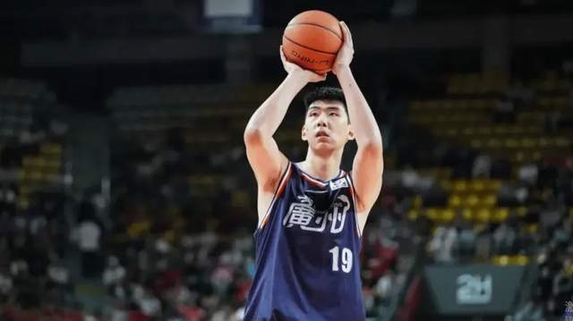 广东VS广州：崔永熙后场爆发成胜负关键